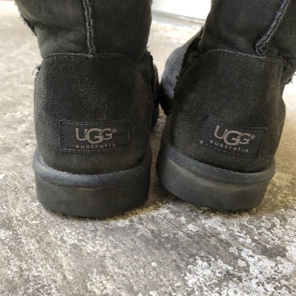 Uggs   - Picture 4 of 5